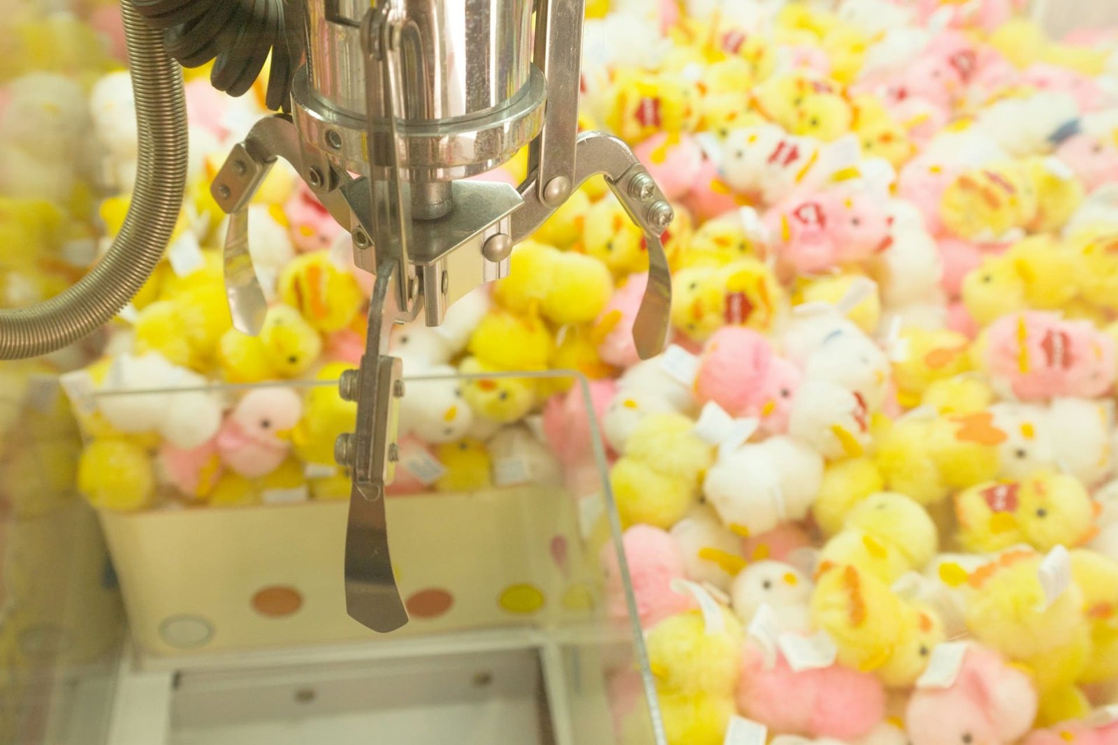 Νυχάκι (claw machine)